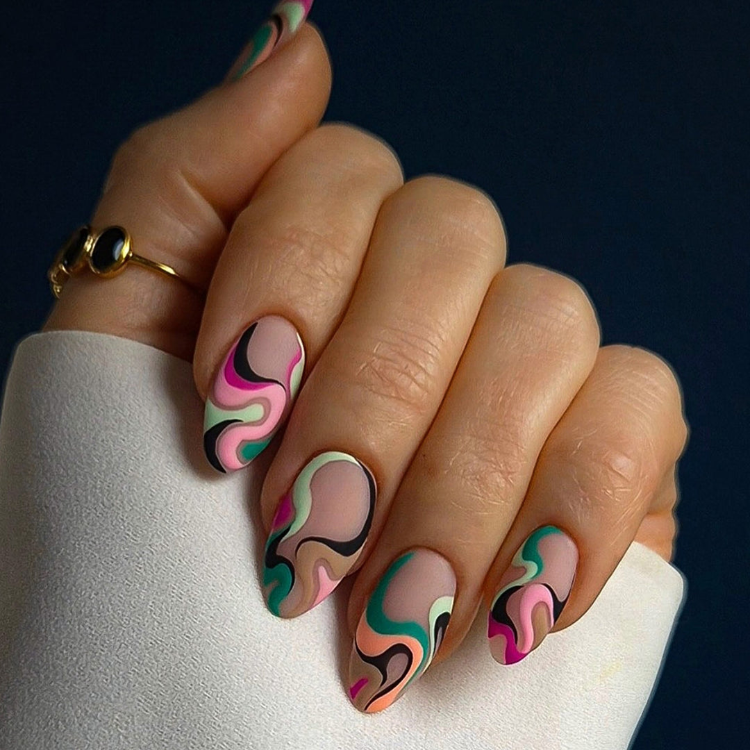 Artificial Nails in Modern Abstract Design Bowlift