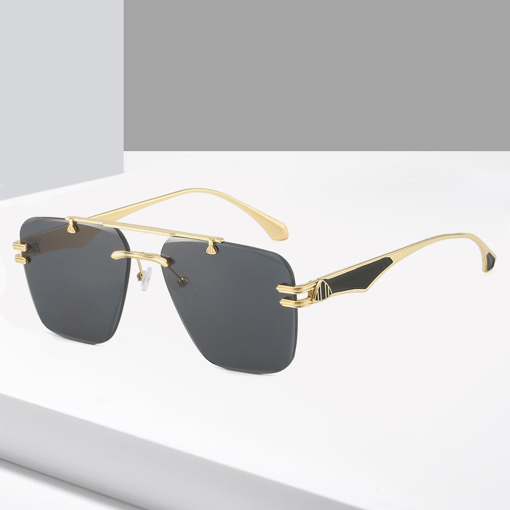 Women’s designer sunglasses in an extravagant frame Bowlift