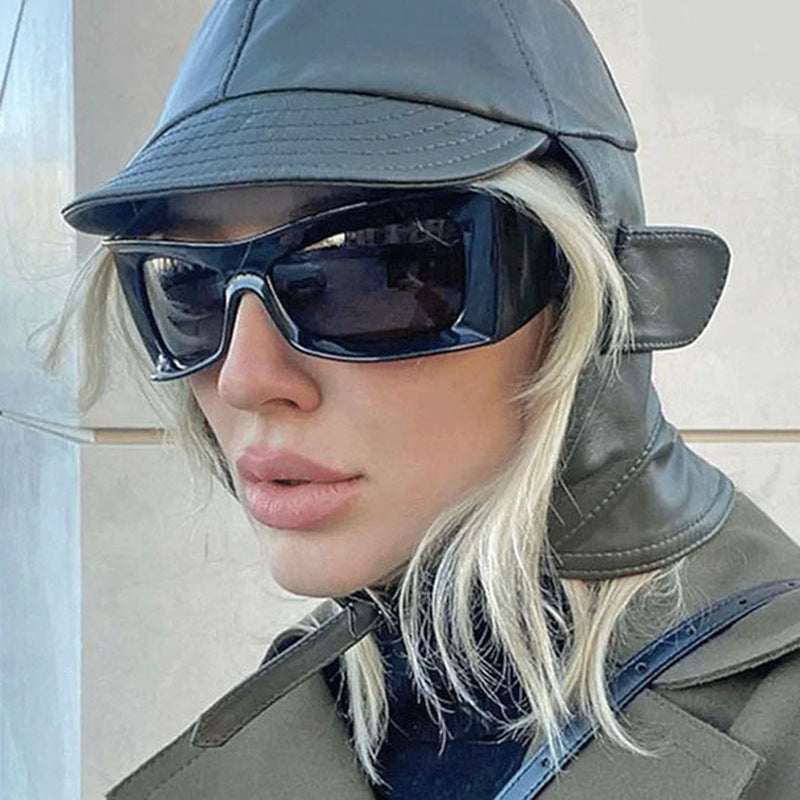 Women's Sport Sunglasses with Ergonomic Design and UV Protection Bowlift