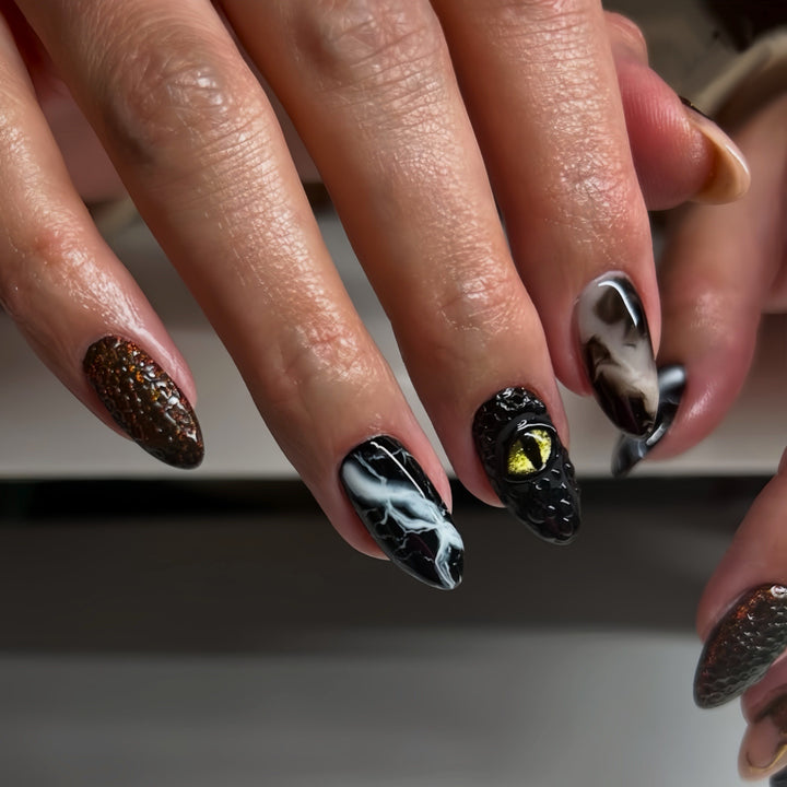 Artistic Themed Press-On Nail Art Bowlift