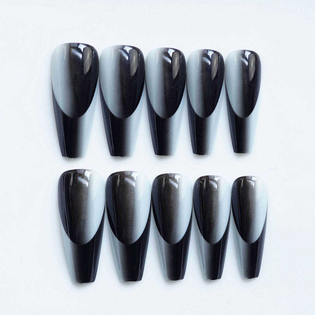 Stylish and creative artificial nails Bowlift