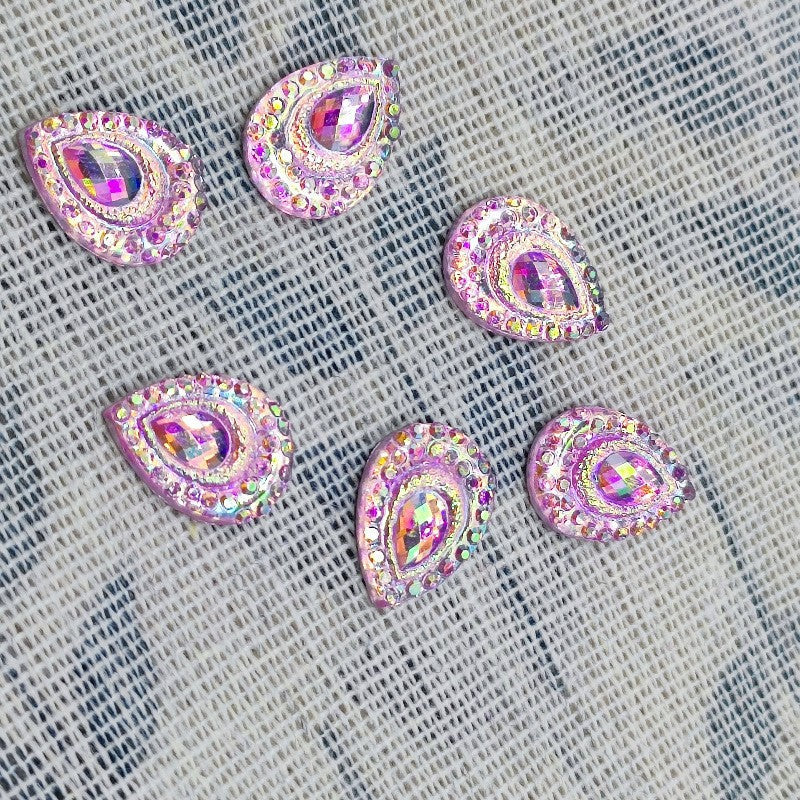 Glittering drop appliqués Bowlift