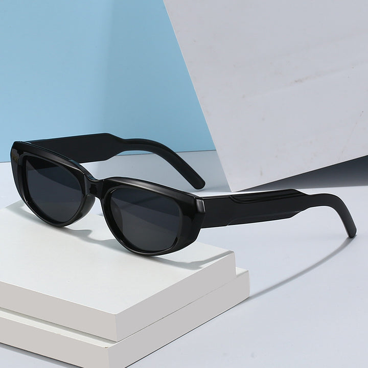 Women's fashionable cat-eye sunglasses with extravagant silhouette Bowlift