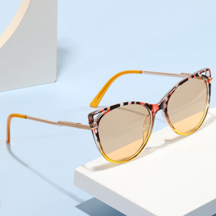 Ladies trendy cat-eye sunglasses with mirrored lenses Bowlift