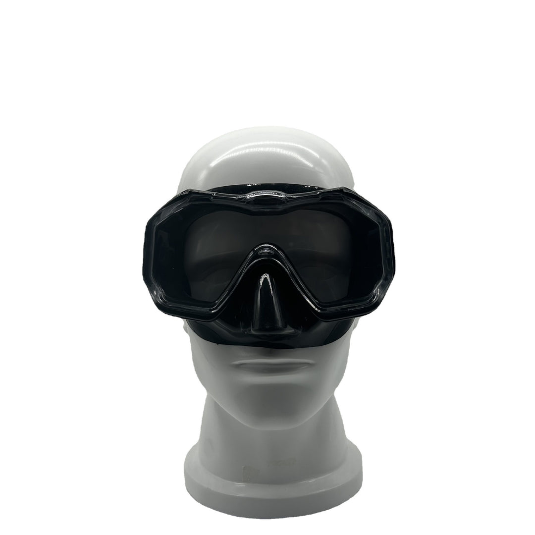 Diving mask with wide field of vision and anti-fog technology Bowlift