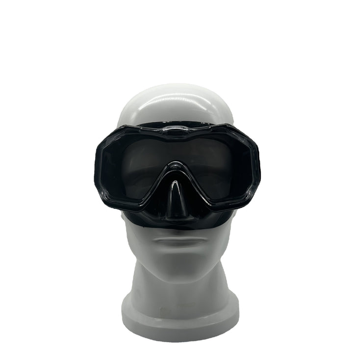 Diving mask with wide field of vision and anti-fog technology Bowlift