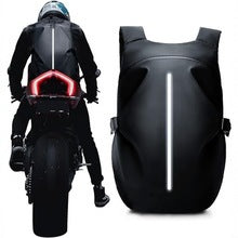 Motorcycle backpack with Reflective Safety Details Bowlift