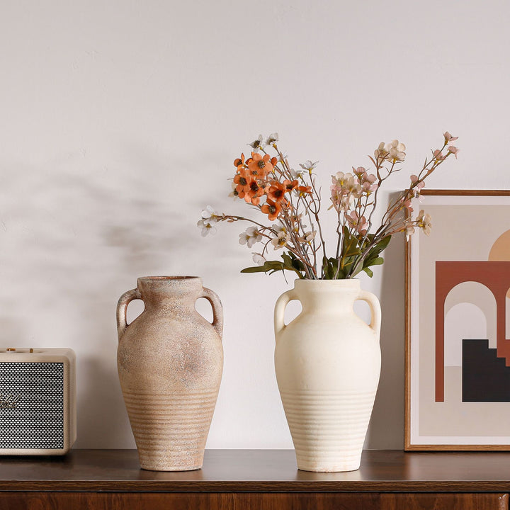 Handcrafted ceramic vase Bowlift