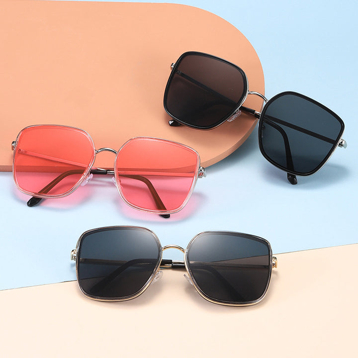 Ladies square sunglasses with luxurious metal frame and UV protection Bowlift