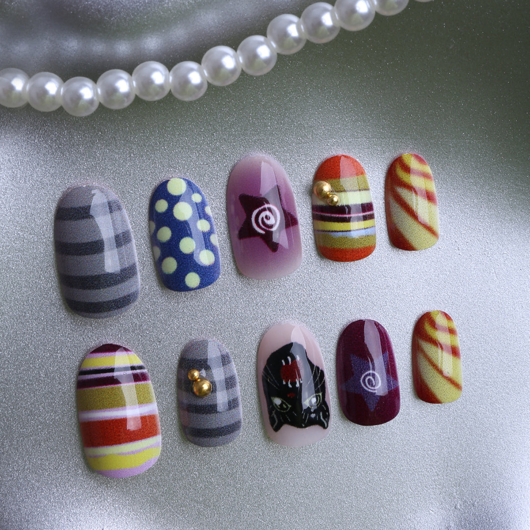 Artificial nails with creative patterns and unique details Bowlift