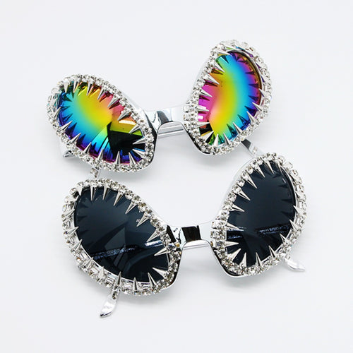 Women's striking sunglasses with luxurious crystal embellishments and尖 design elements Bowlift