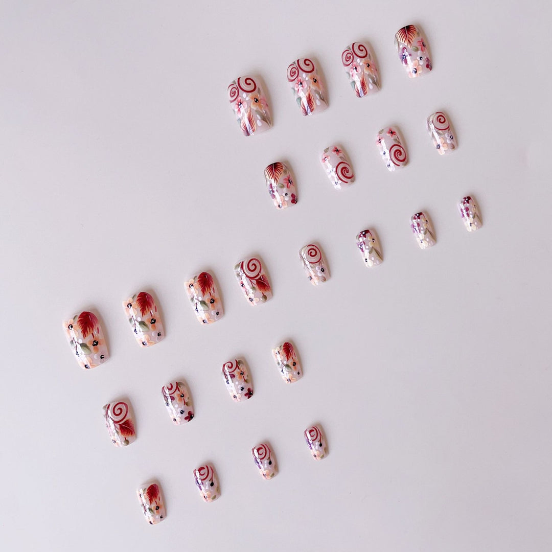 Artificial nail set with striking floral decorations Bowlift