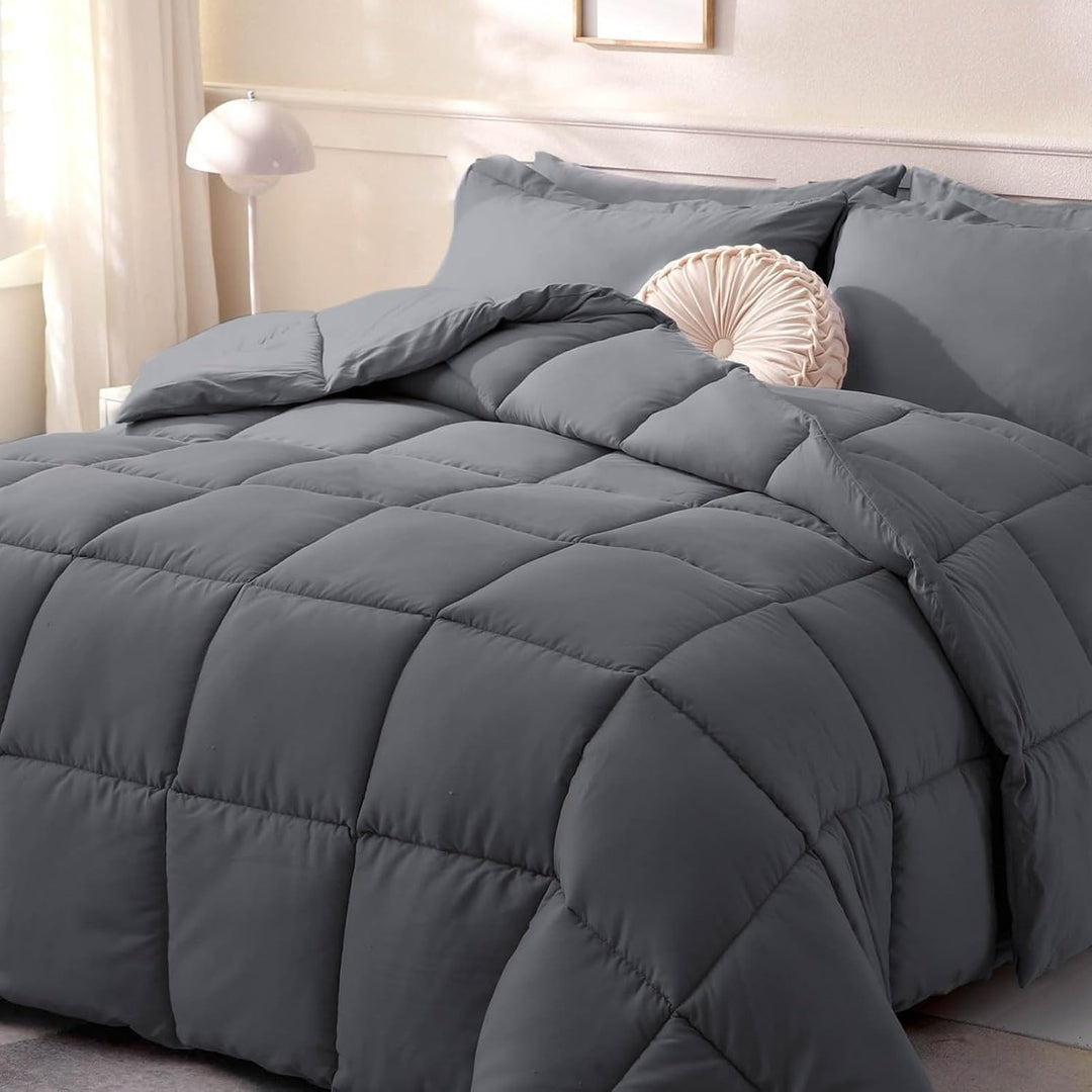 Ultra-Soft Premium All-Season Comforter Bowlift