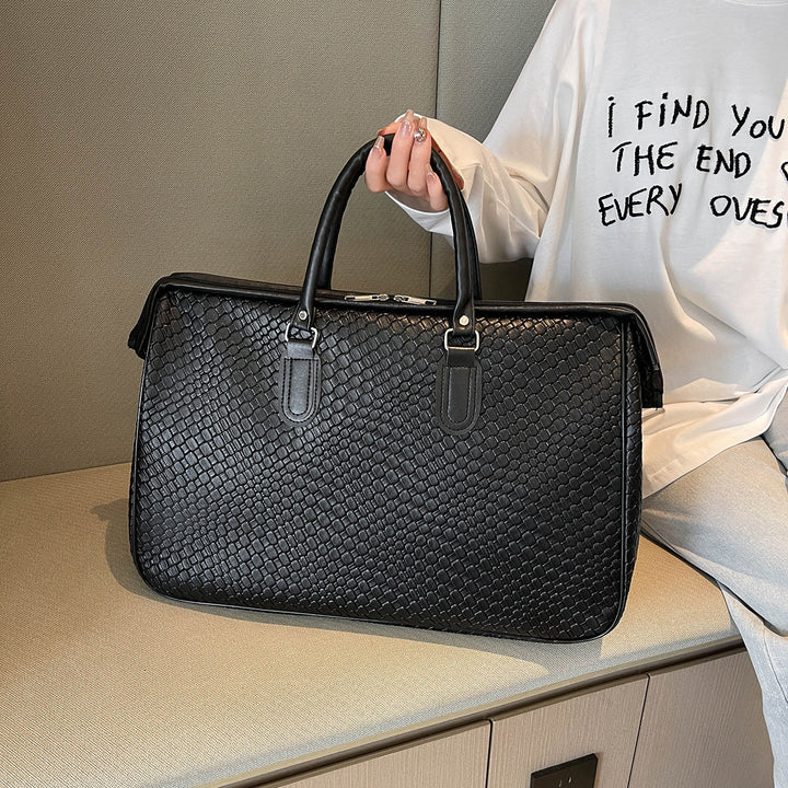 Elegant Handbag with Structured Design Bowlift