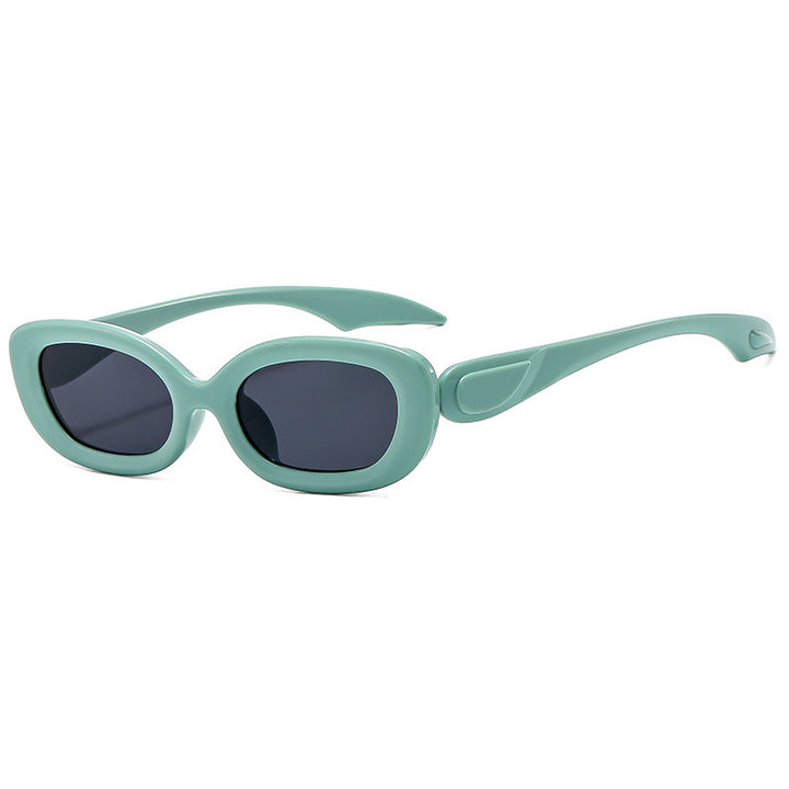 Ladies modern sunglasses in striking retro style Bowlift