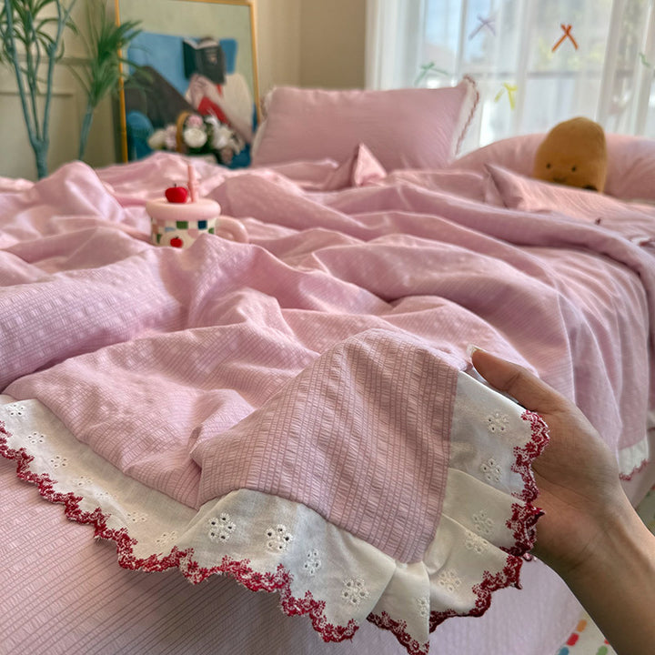 Women's bedspread with elegant lace embellishments and fine cotton surface Bowlift