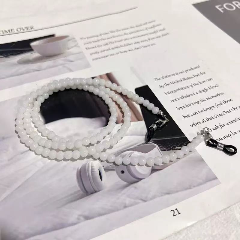 Beaded Eyewear Chain with Durable Clips Bowlift