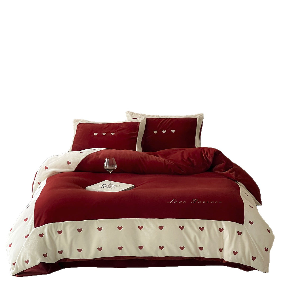 Romantic velvet bedding set with heart embroidery and reversible function Bowlift