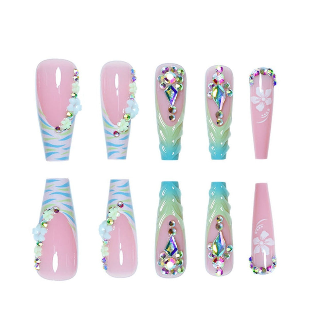 Glamorous 3D Floral Press-On Nail Extensions Bowlift