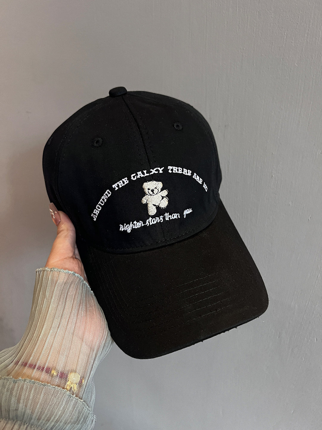 Unisex Embroidered Cap Bowlift