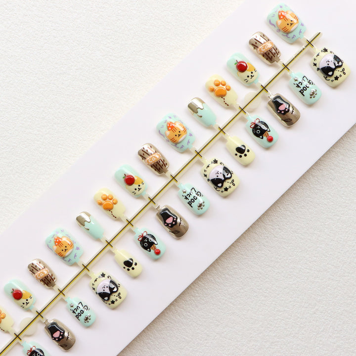Whimsical Animal-Themed Press-On Nail Art Set Bowlift