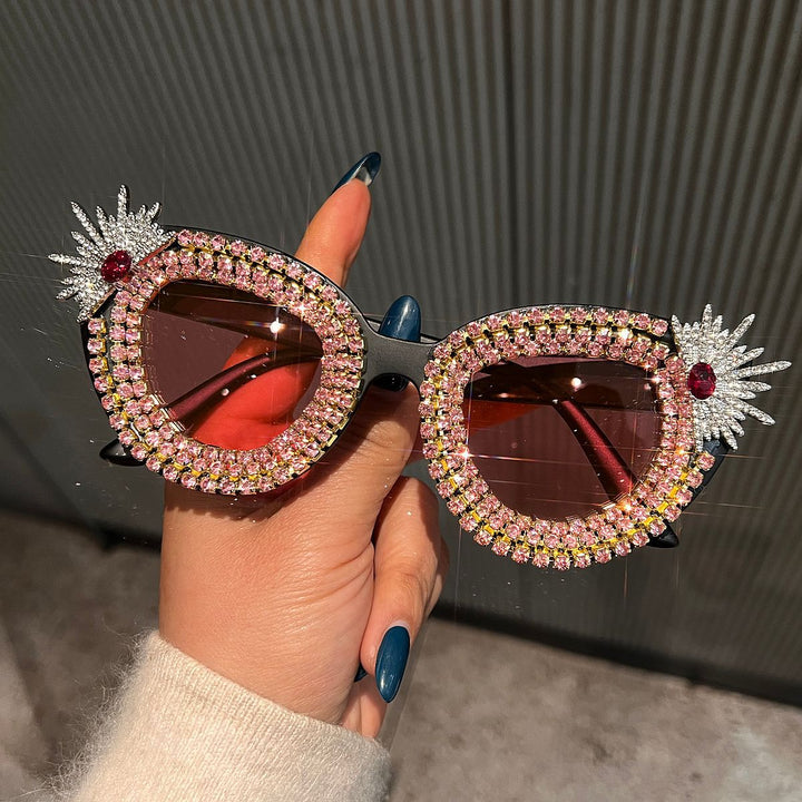 Ladies sunglasses with sparkling crystal embellishment Bowlift