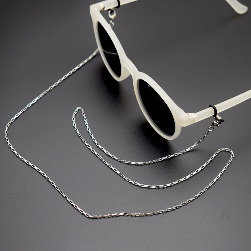 Sleek Silver Chain Eyewear Holder Bowlift