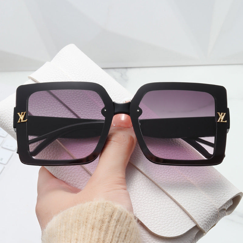Women's fashionable square sunglasses with elegant design Bowlift