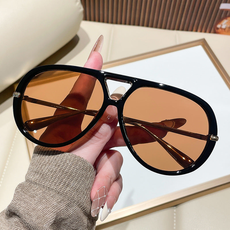 Ladies' sunglasses in an extravagant design with striking lenses Bowlift