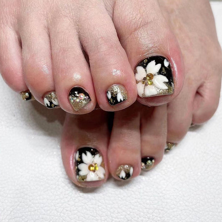 Artful toenails Bowlift
