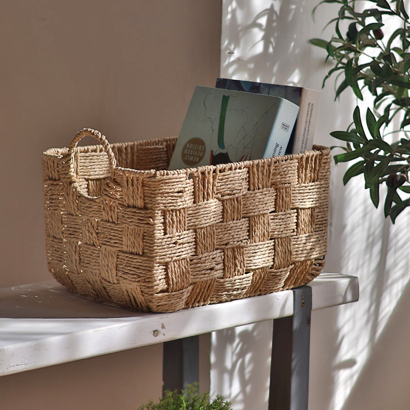 Handmade storage basket with practical handle Bowlift