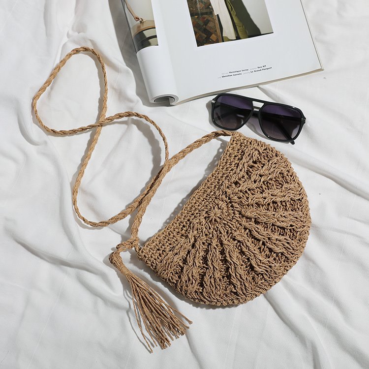 Hand-knotted sling bag with tassels Bowlift