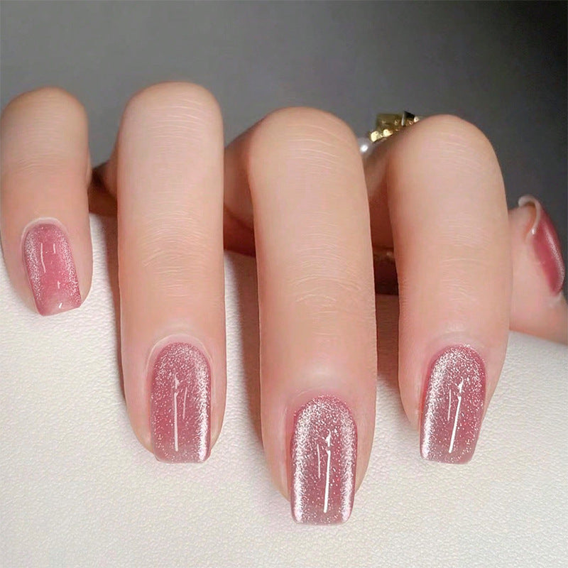 Artificial nail set with elegant shine and naturally looking finish Bowlift