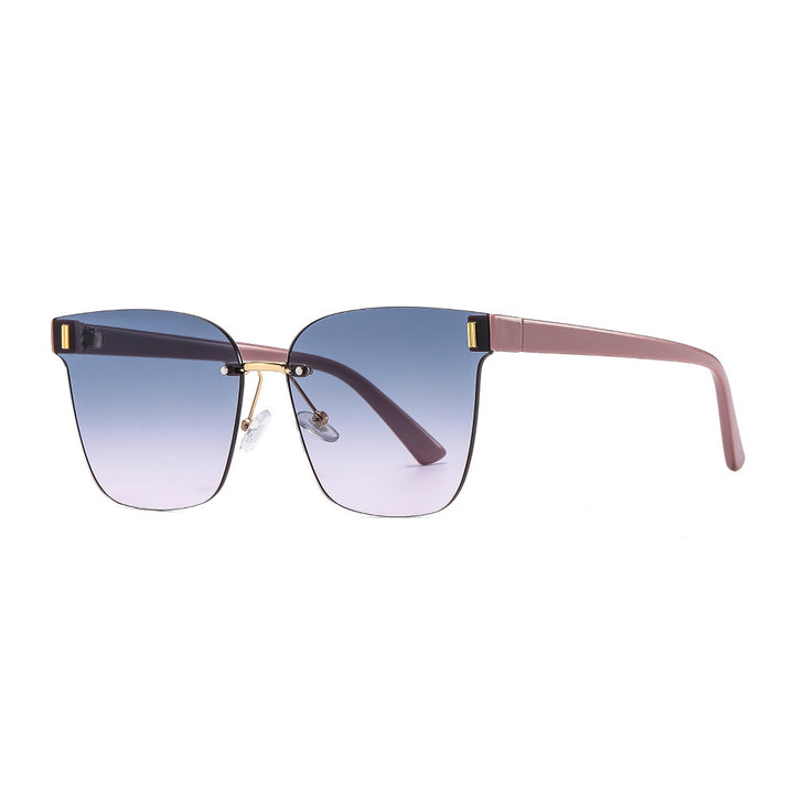Women’s sunglasses in a modern design with a wide frame Bowlift