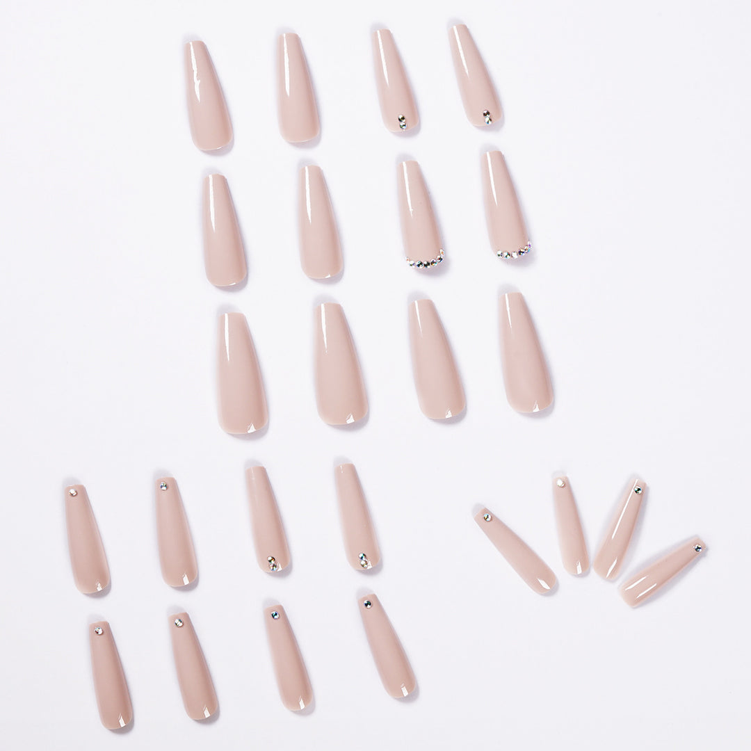 Elegant fake nails with glitter accents Bowlift