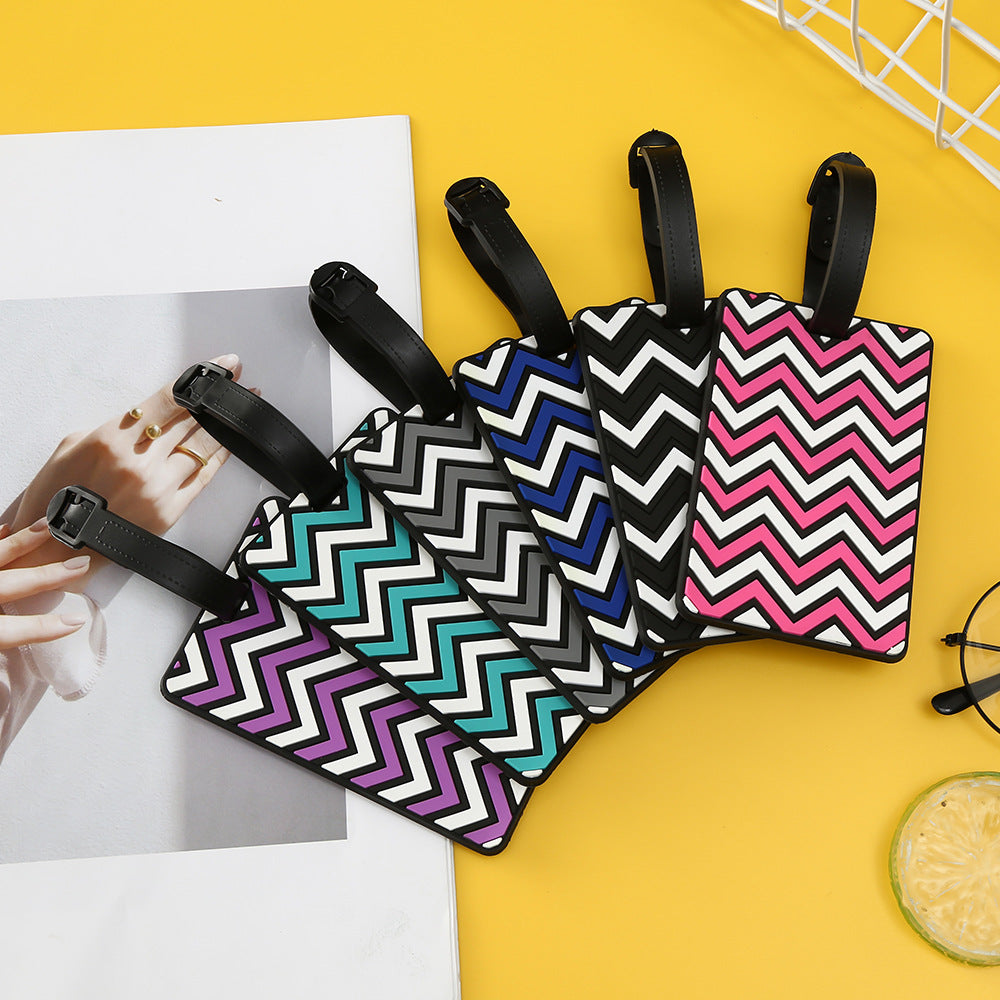 Women's Luggage Tag with Modern Zigzag Pattern Bowlift