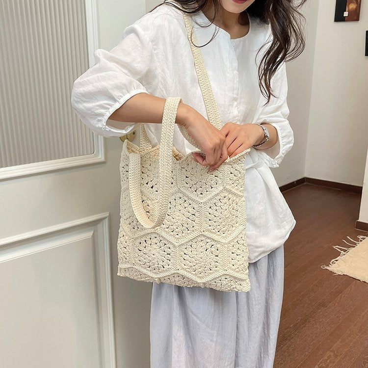 Handmade knitted bag Bowlift