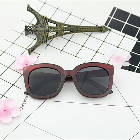 Women's oversized sunglasses with fashionable design and UV protection Bowlift