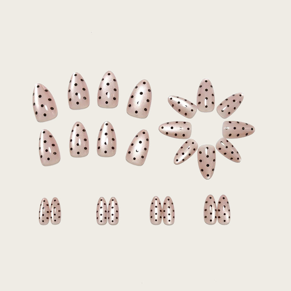 Art Nails in Elegant Polka Dot Design Bowlift