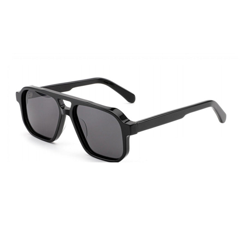 Ladies' sunglasses in a modern, geometric design with a sturdy frame and UV protection Bowlift