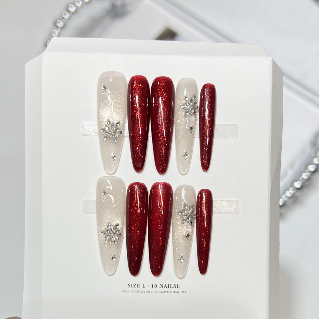Premium Press-On Nail Art Set with Elegant Heart & Leaf Design Bowlift