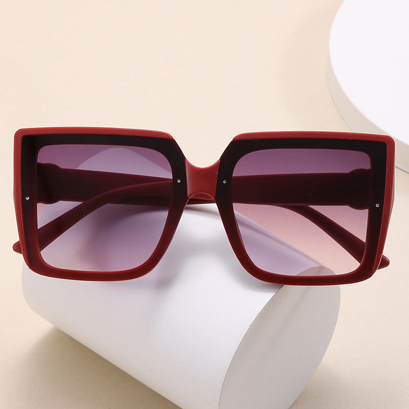 Women's square sunglasses with unique tire element Bowlift