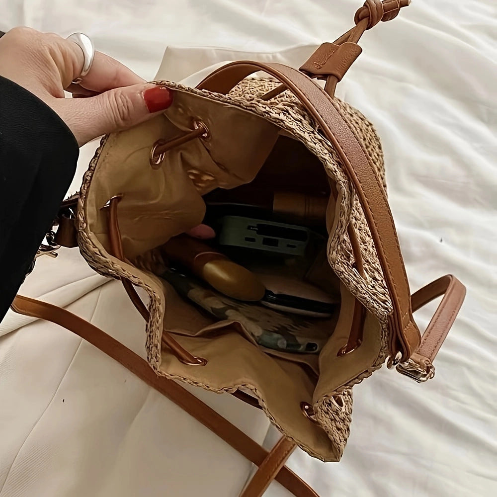Elegant Handbag Made of Braided Natural Material with Stylish Drawstring Closure Bowlift