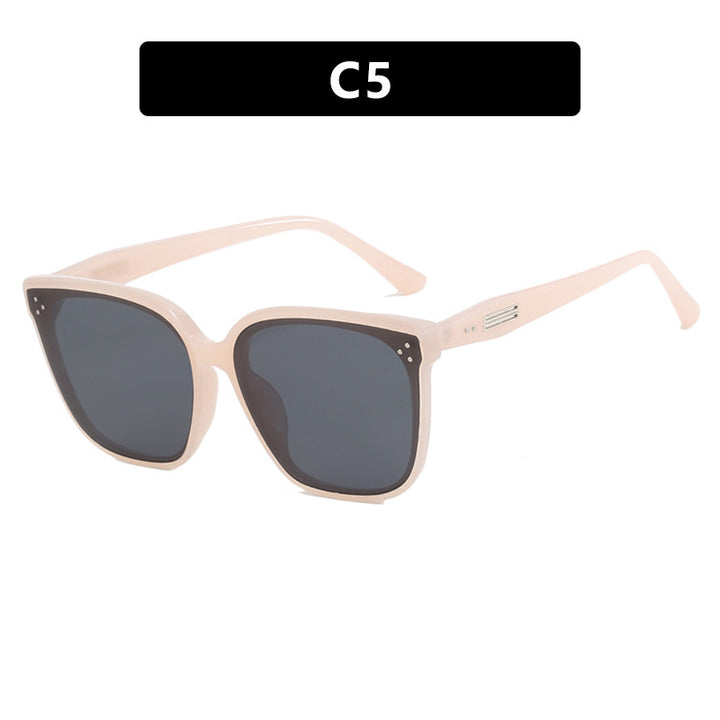 Women's modern oversized sunglasses with elegant, wide frame Bowlift