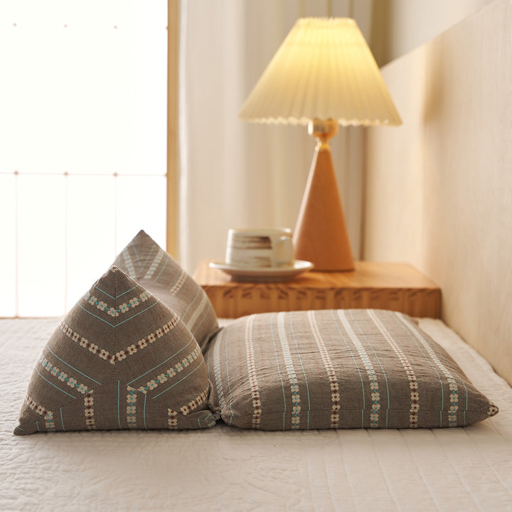 Comfortable sleeping pillows with ergonomic support Bowlift