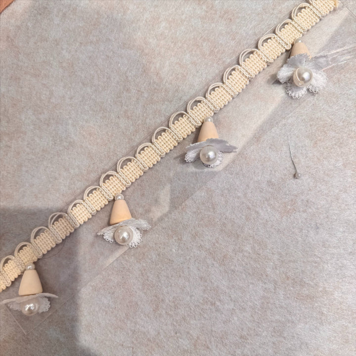 Elegant and Playful Lace Trim Bowlift