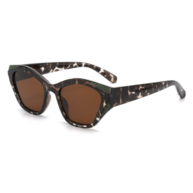 Women's fashionable oversized sunglasses with glittering accents Bowlift
