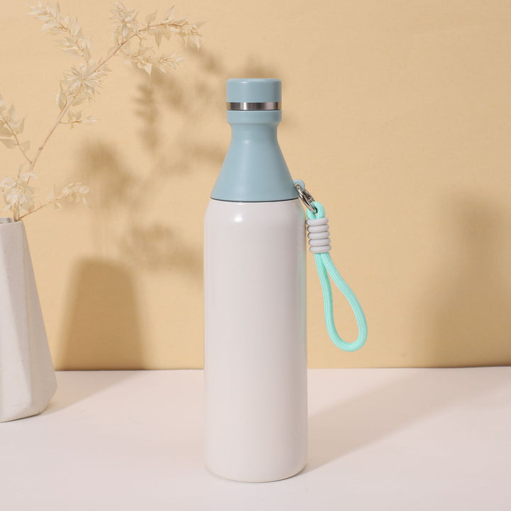 Women's insulated water bottle with practical carrying strap Bowlift