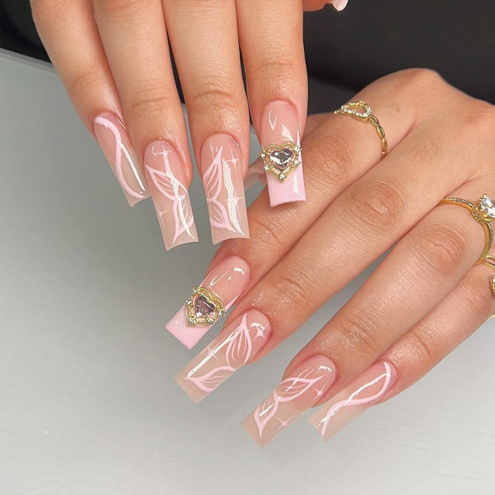 Glamorous Glittery Stiletto Press-On Nails Bowlift