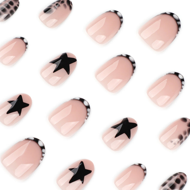 Creative nail art with shimmering star motifs Bowlift